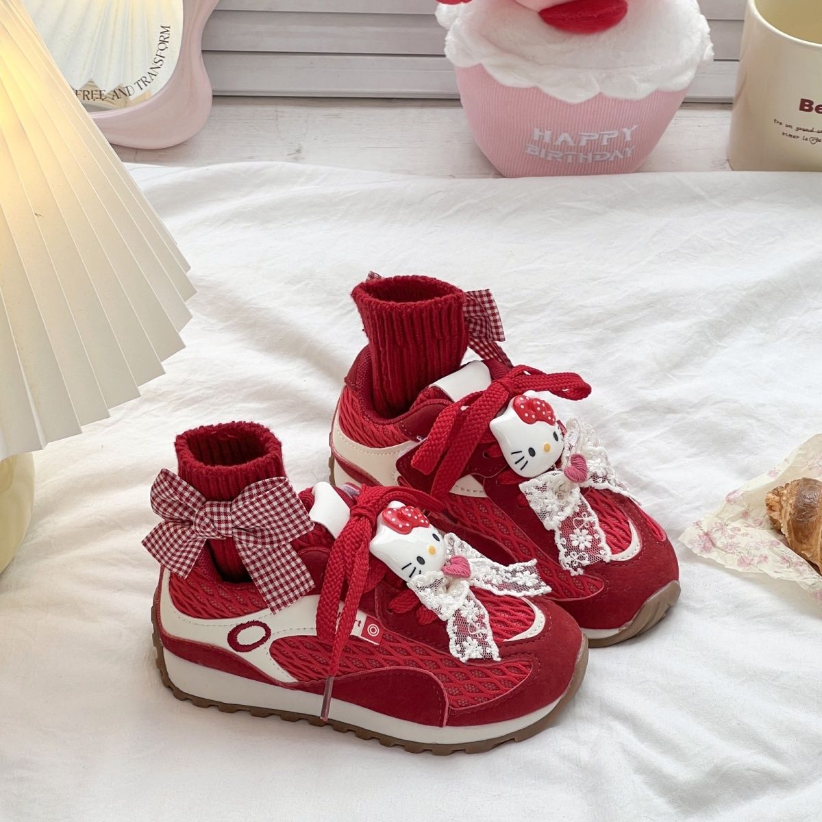 New Sanrio Hello Kitty Girls C - Running Gear For Beginners のレビューと価格